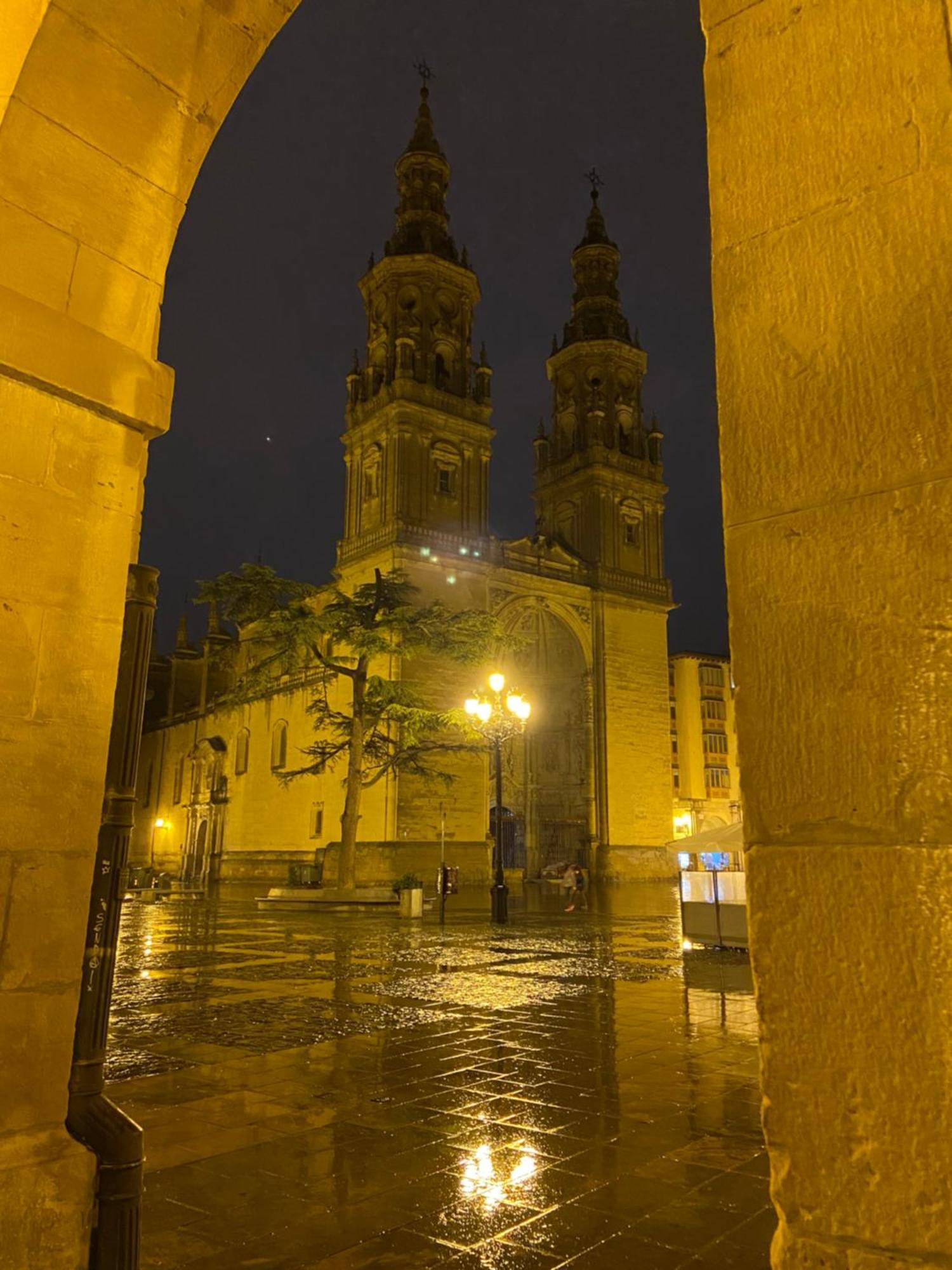 Alojamiento En Pleno Centro Con Wifi Y Aire Acondicionado Logroño Buitenkant foto